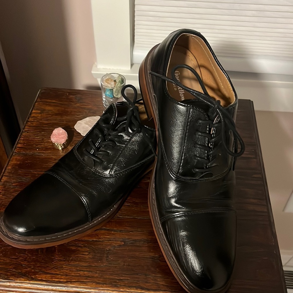 Black dress shoes